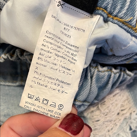 SHEIN Girls Light Blue Distressed Denim Pants - Picture 3 of 12